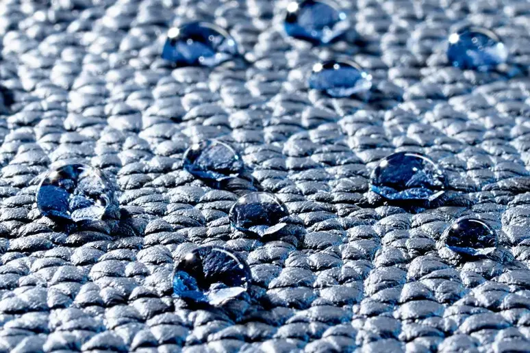Eco-Friendly Oleophobic Solutions with PFAS-Free Nanofibers